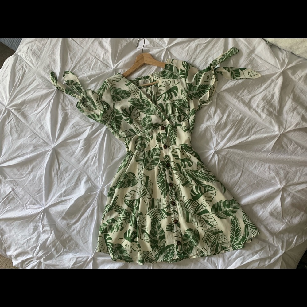 Sienna Sky Palm Leaves Dress Size Small